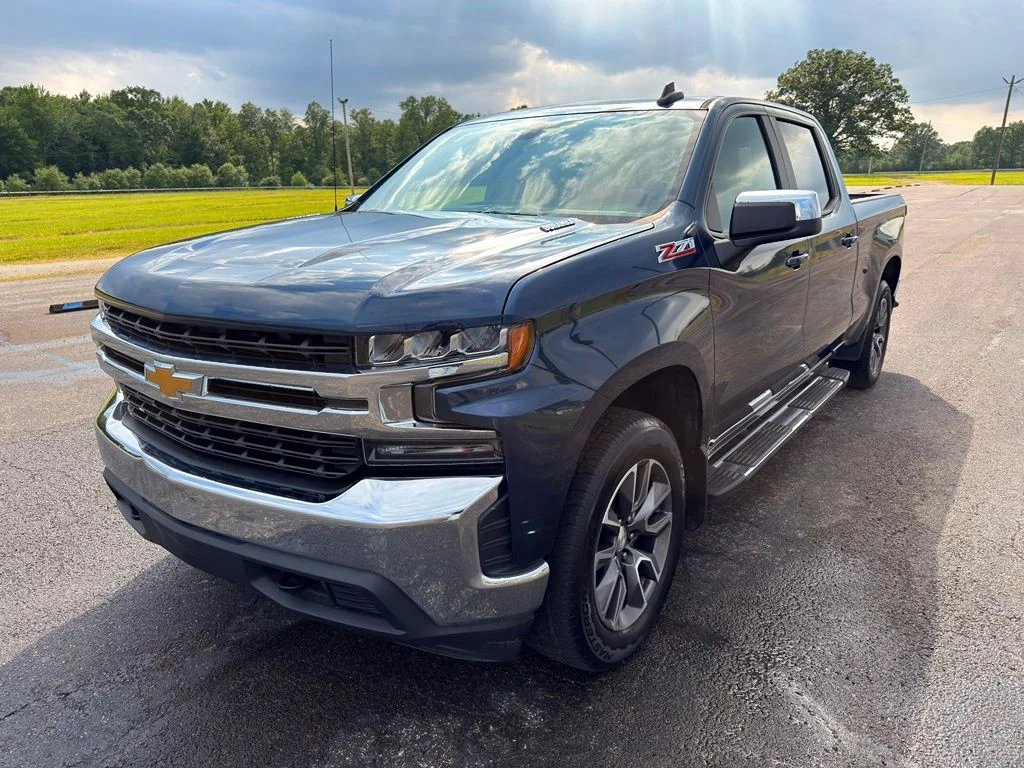 Used 2020 Blue Chevrolet LT image 17