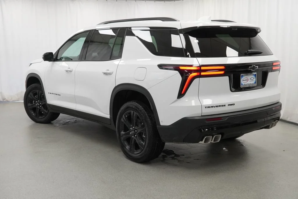 New 2027 Summit White Chevrolet LT image 5