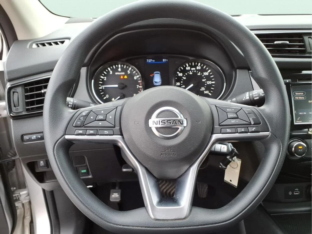 Used 2020 Silver Nissan S image 22
