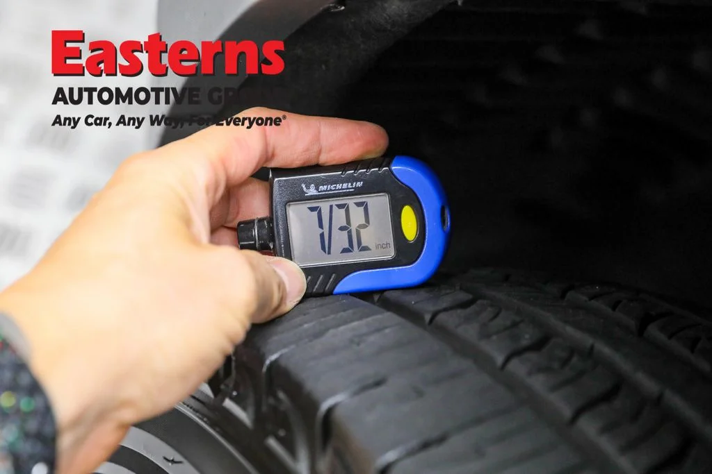 Used 2023 Gray Jeep Laredo image 27