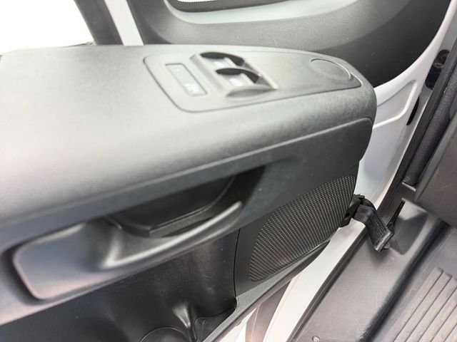 Used 2025 White Ram Base image 20