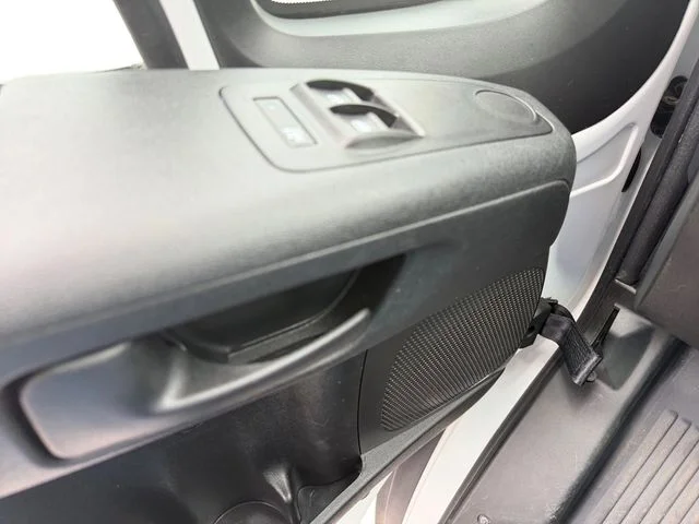 Used 2025 White Ram Base image 20