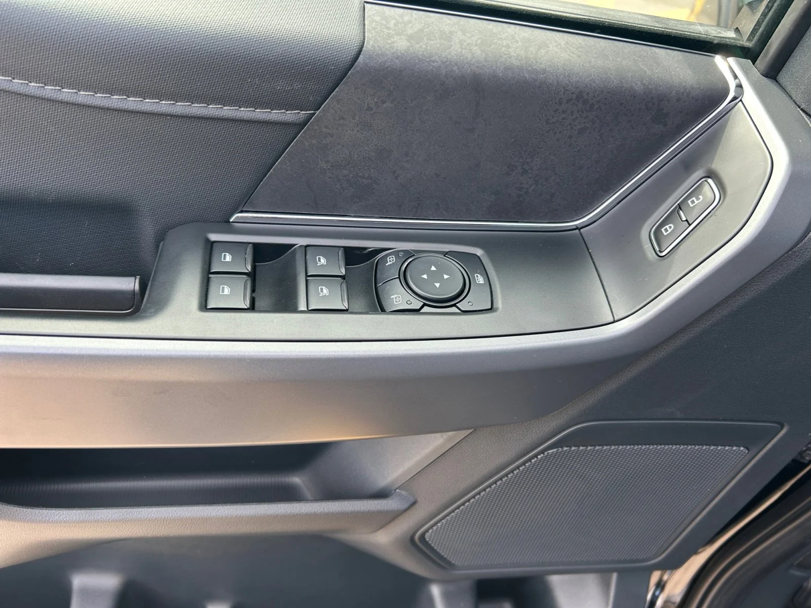 New 2026 Agate Black Metallic Ford XLT image 17