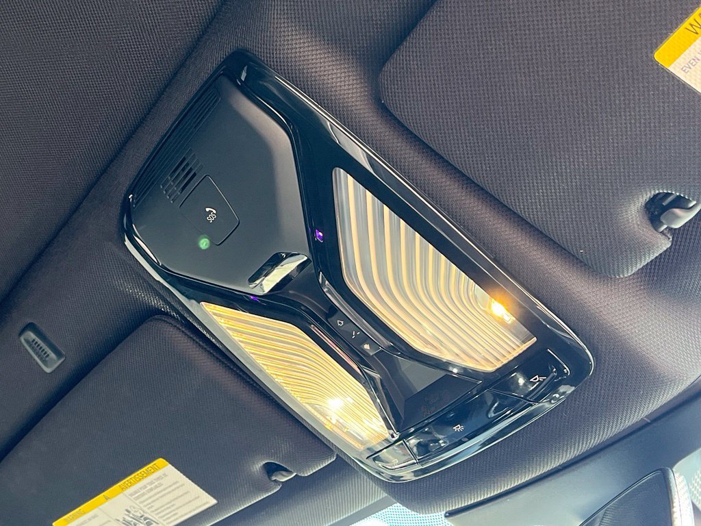 Used 2018 Black BMW 540i xDrive image 34