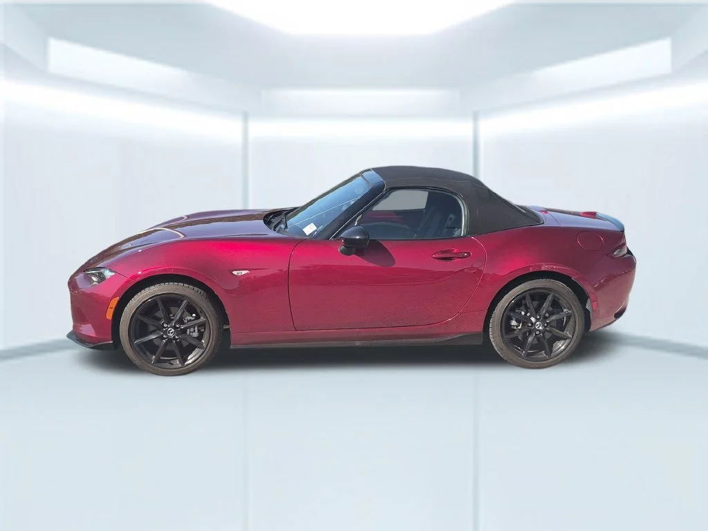 Used 2023 Red Mazda Club image 3