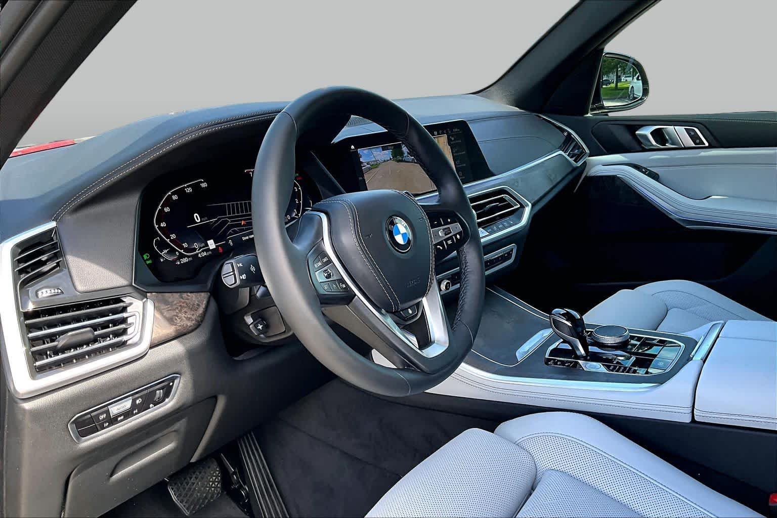 Used 2023 Dark Graphite Metallic BMW sDrive40i image 17