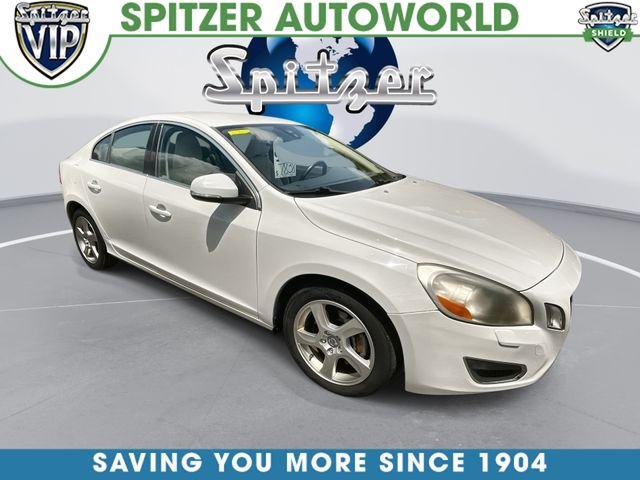 2013 Volvo S60 T5 FWD Auto's photo