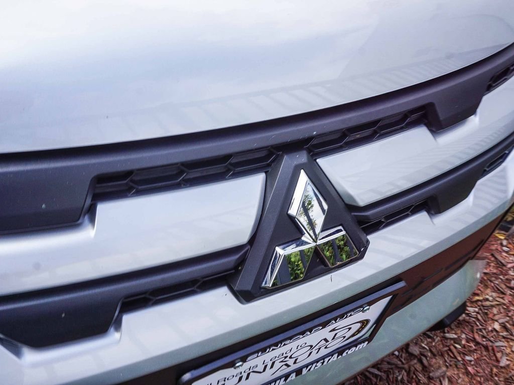 Used 2025 Silver Mitsubishi 2.0 ES image 11