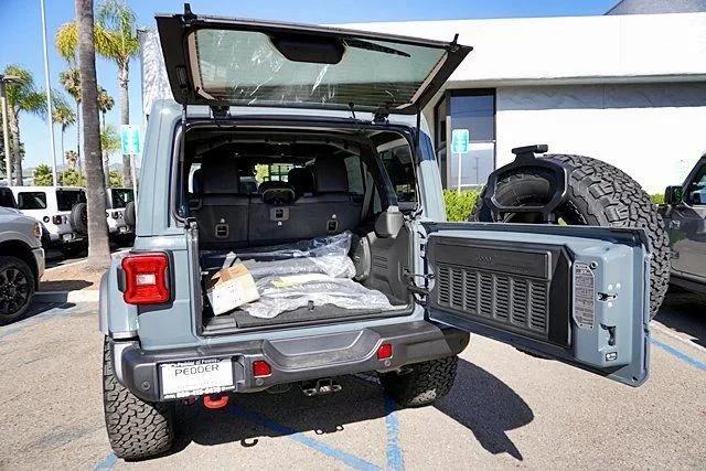 New 2026 Anvil Clear-Coat Exterior Paint Jeep Rubicon image 19