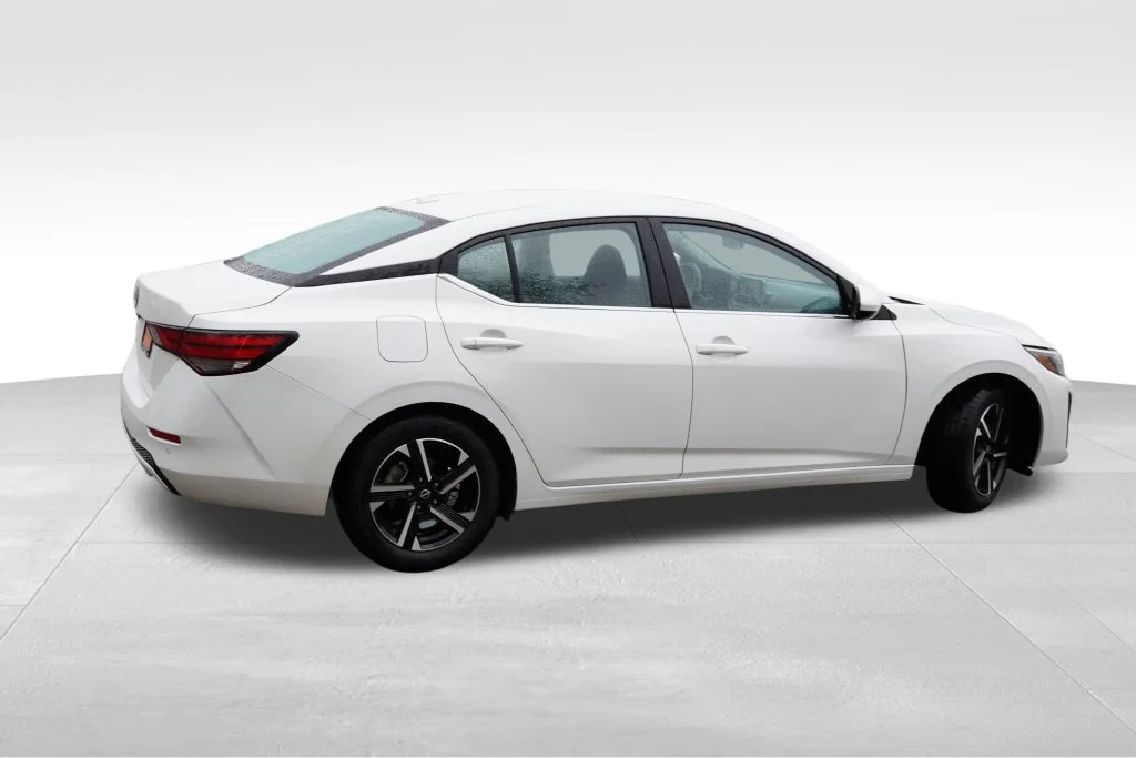 Used 2025 Aspen White Tricoat Nissan SV image 4