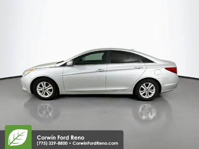 Used 2013 Radiant Silver Metallic Hyundai GLS image 5