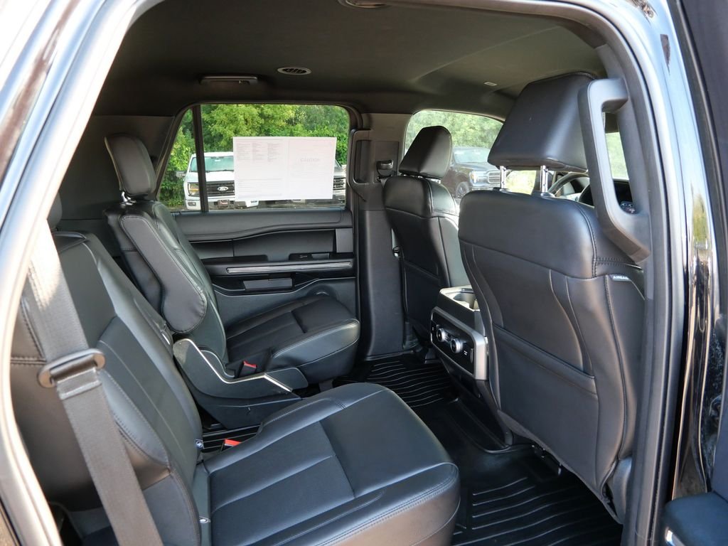 Used 2021 Black Ford XLT image 12