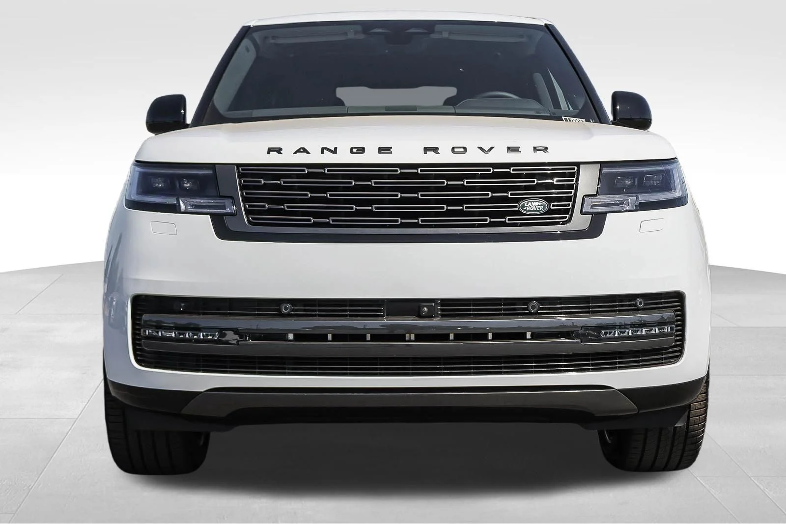New 2026 Fuji White Land Rover SE image 2