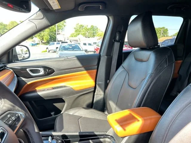 Used 2024 None Jeep Limited image 31