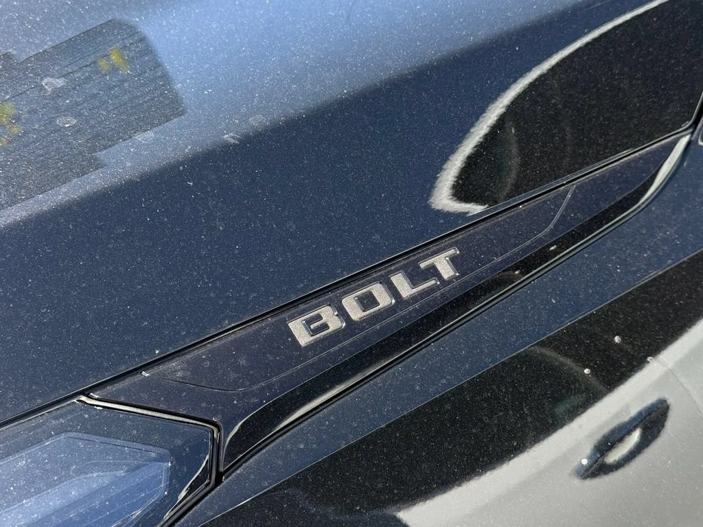 New 2027 Mosaic Black Metallic Chevrolet LT image 2