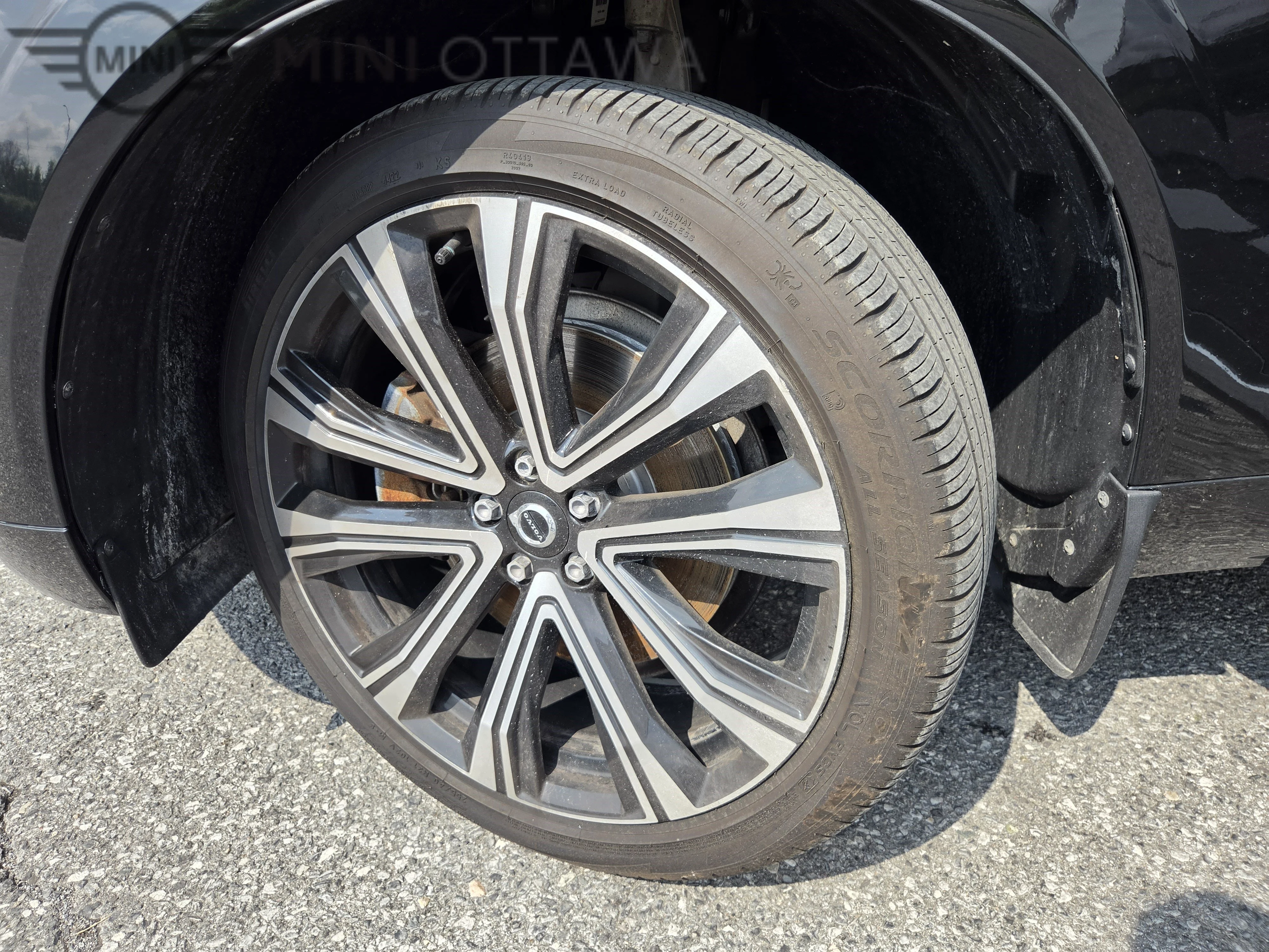 Used 2023 Black Solid Stone Volvo Ultimate Bright Theme image 18