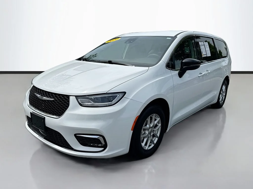 Used 2024 Bright White Clearcoat Chrysler Touring L image 3