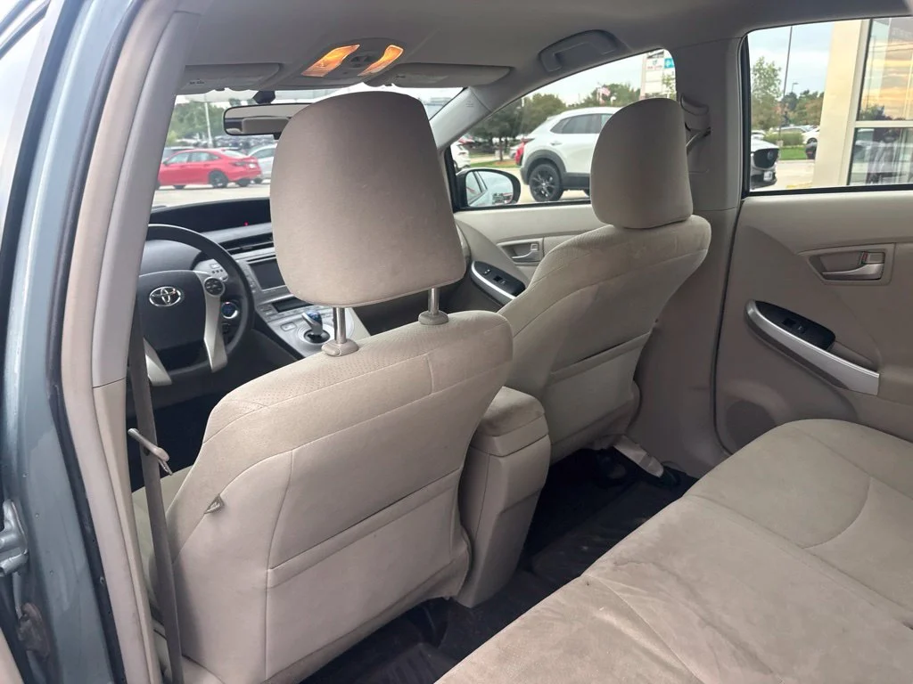 Used 2014 Beige Toyota Three image 31