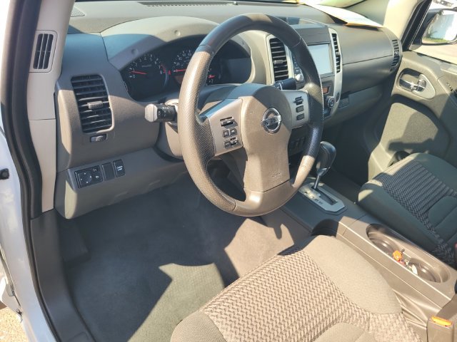Used 2020 White Nissan SV image 12