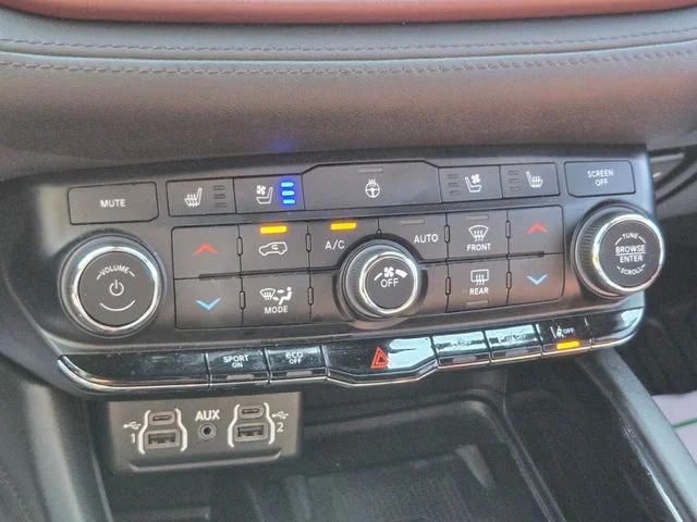 Used 2022 White Dodge Citadel image 29
