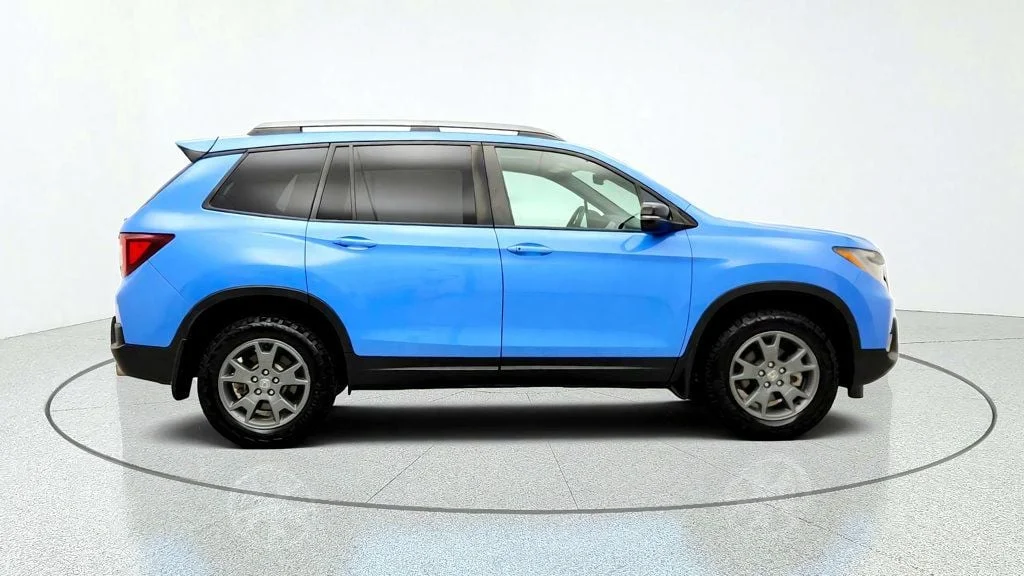 Used 2025 Diffused Sky Pearl Honda TrailSport AWD image 4