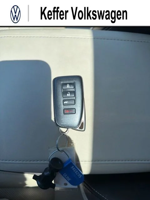 Used 2017  Lexus 350 image 32