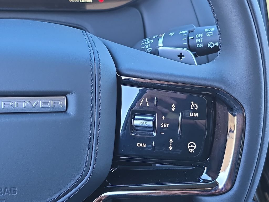 New 2026 Santorini Black Land Rover Dynamic SE image 19