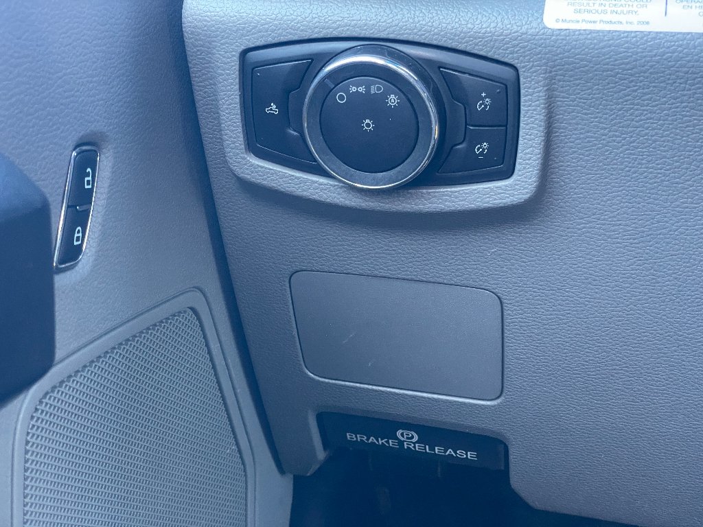 Used 2019 Oxford White Ford XL image 12