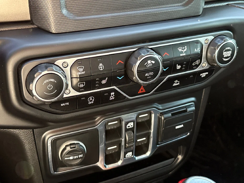 Used 2020 Red Jeep Sport image 28