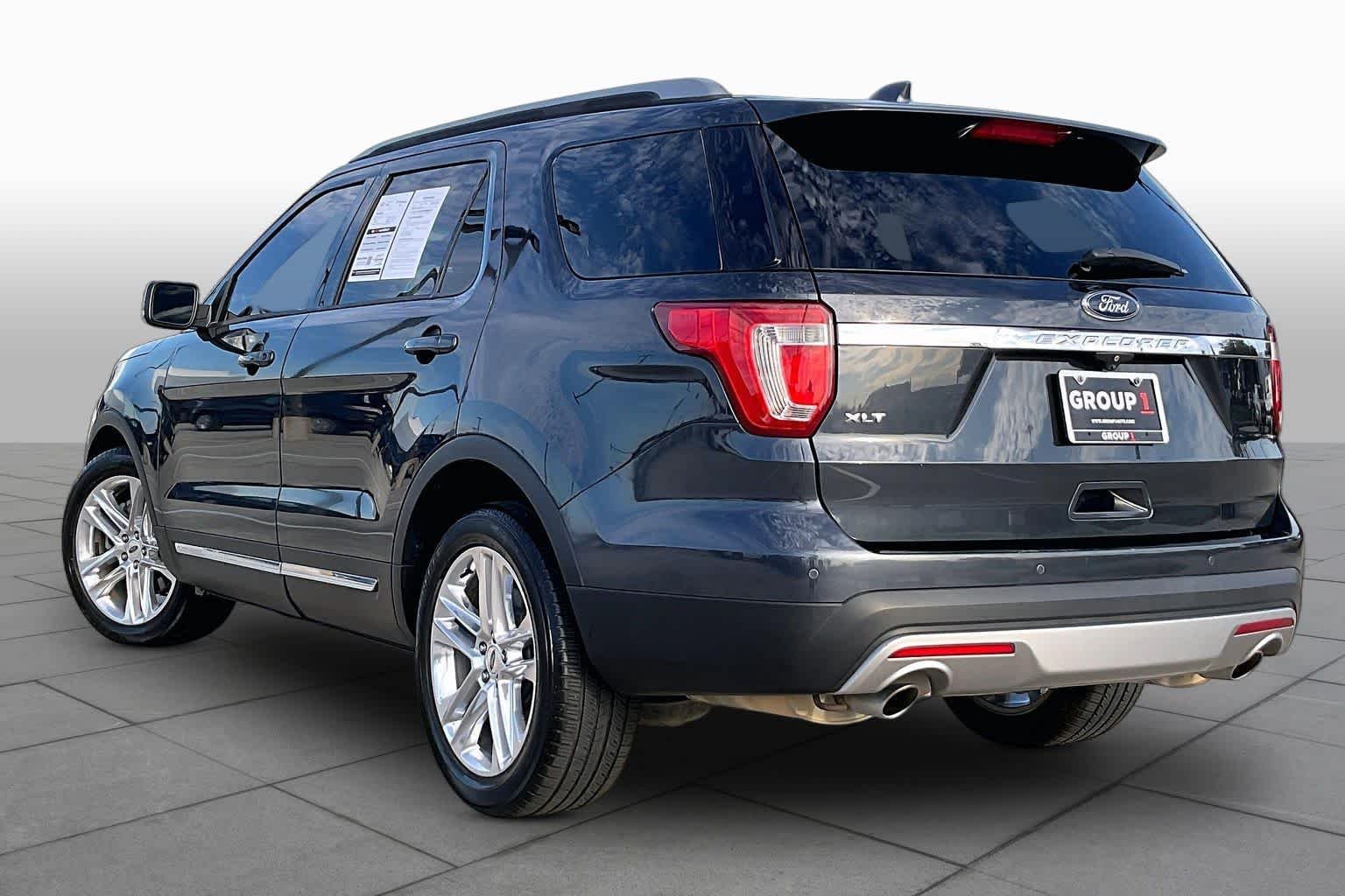 Used 2017 Smoked Quartz Metallic Tinted Clearcoat Ford XLT image 12