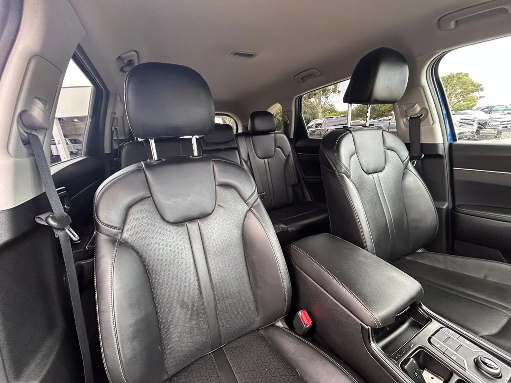 Certified Used 2023 Sapphire Blue Kia S image 28