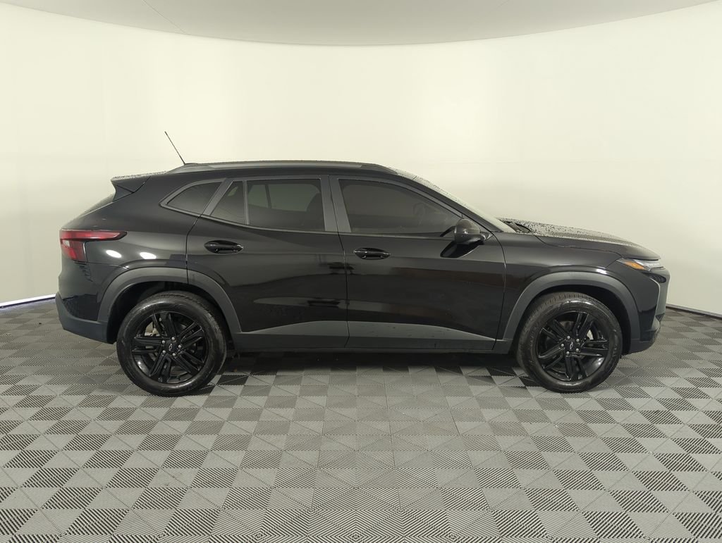 Used 2025 Black Chevrolet ACTIV image 8