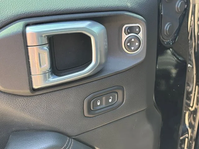 Used 2021 Black Jeep Unlimited Rubicon 392 image 13