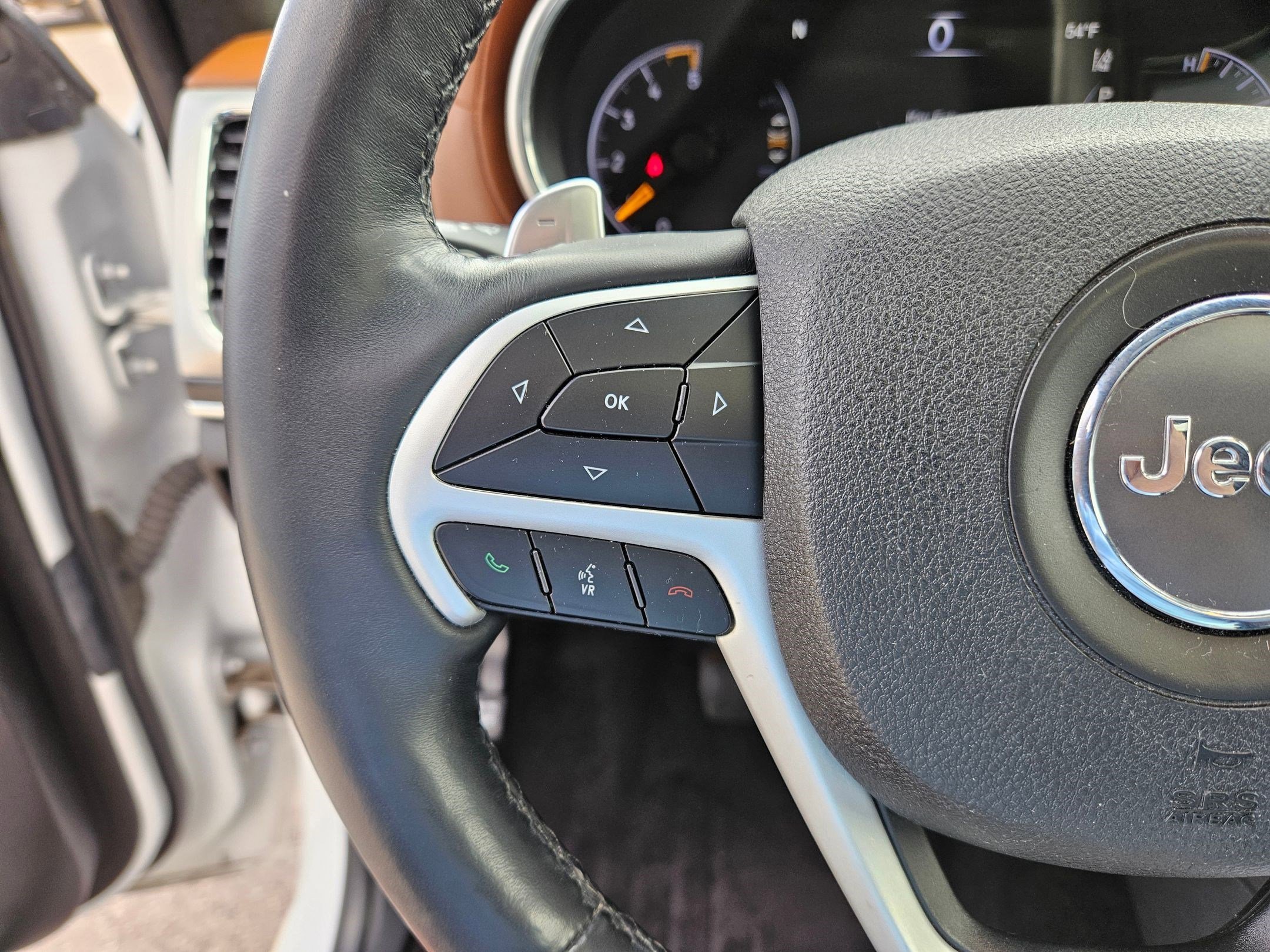 Used 2018 Ivory 3-Coat Jeep Summit image 18