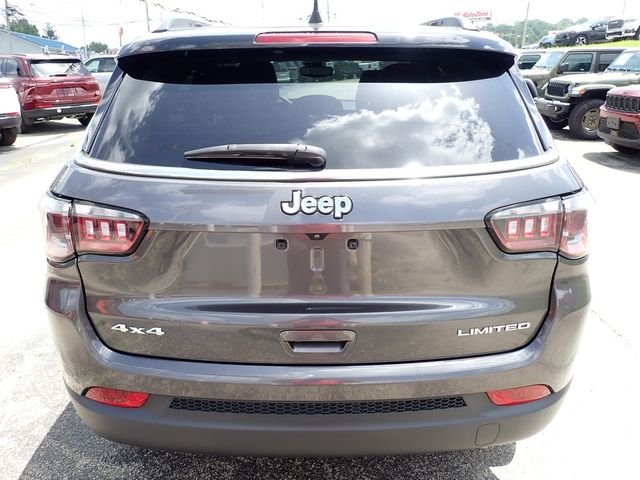 Used 2022 Gray Jeep Limited image 4