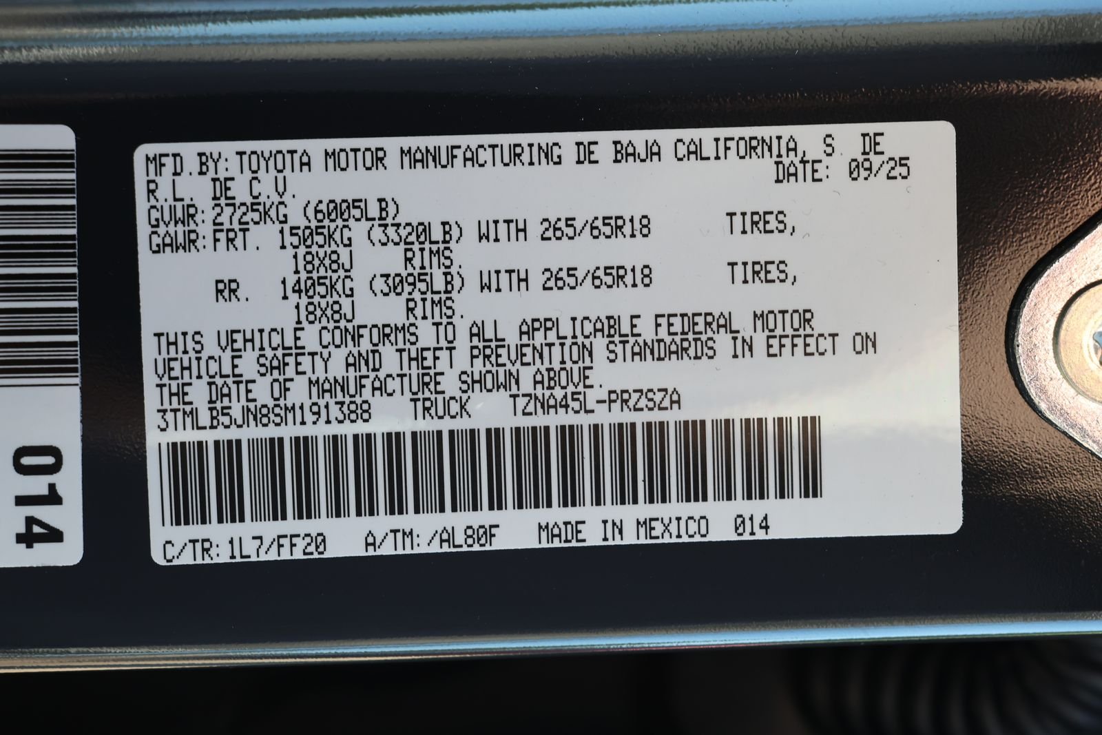 2025 Toyota Tacoma SR5 - Photo 31