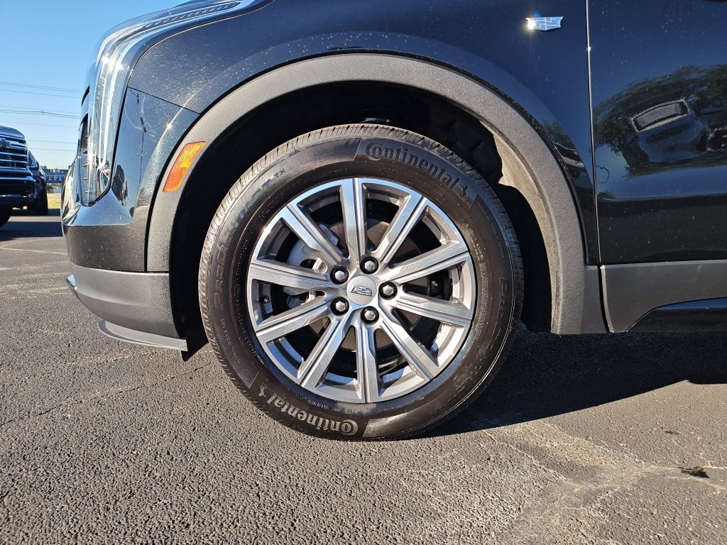 Used 2023 Black Cadillac Sport image 11