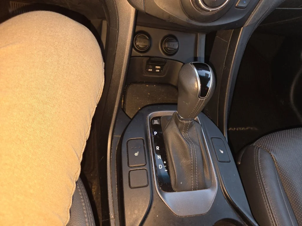 Used 2016 Black Hyundai SE image 20