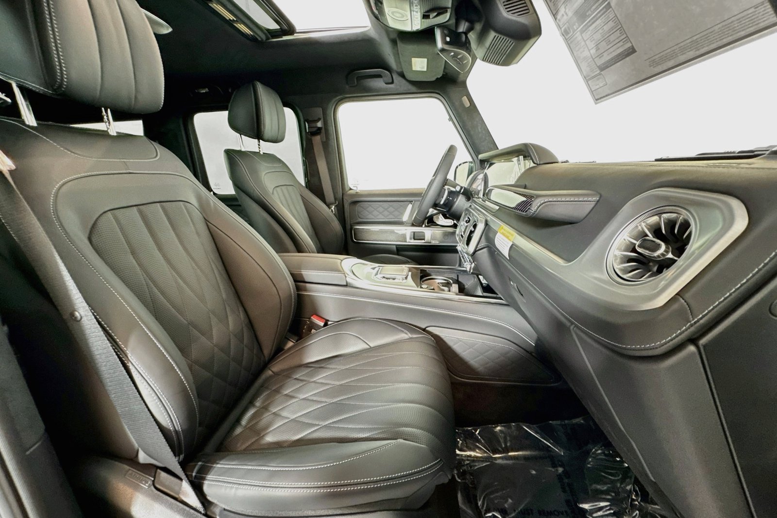 New 2027 MANUFAKTUR Night Black Magno Mercedes-Benz G 580e image 26
