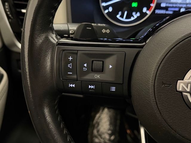 Used 2023 Super Black Nissan SL image 44