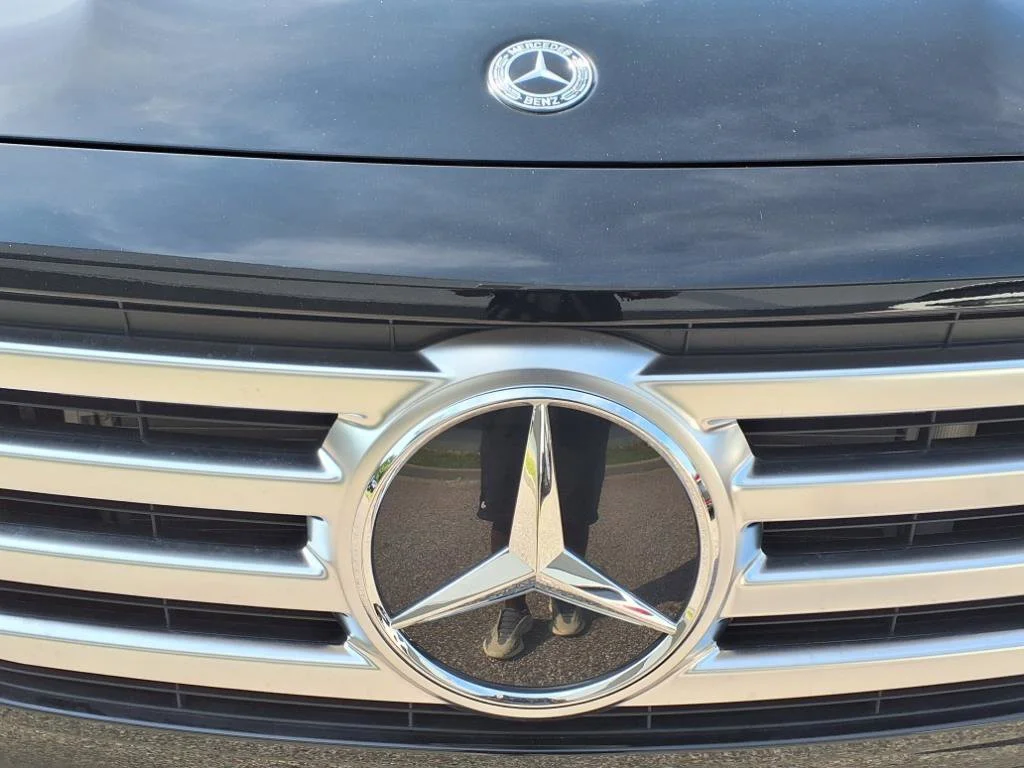 New 2025 Night Black Mercedes-Benz GLB 250 image 27