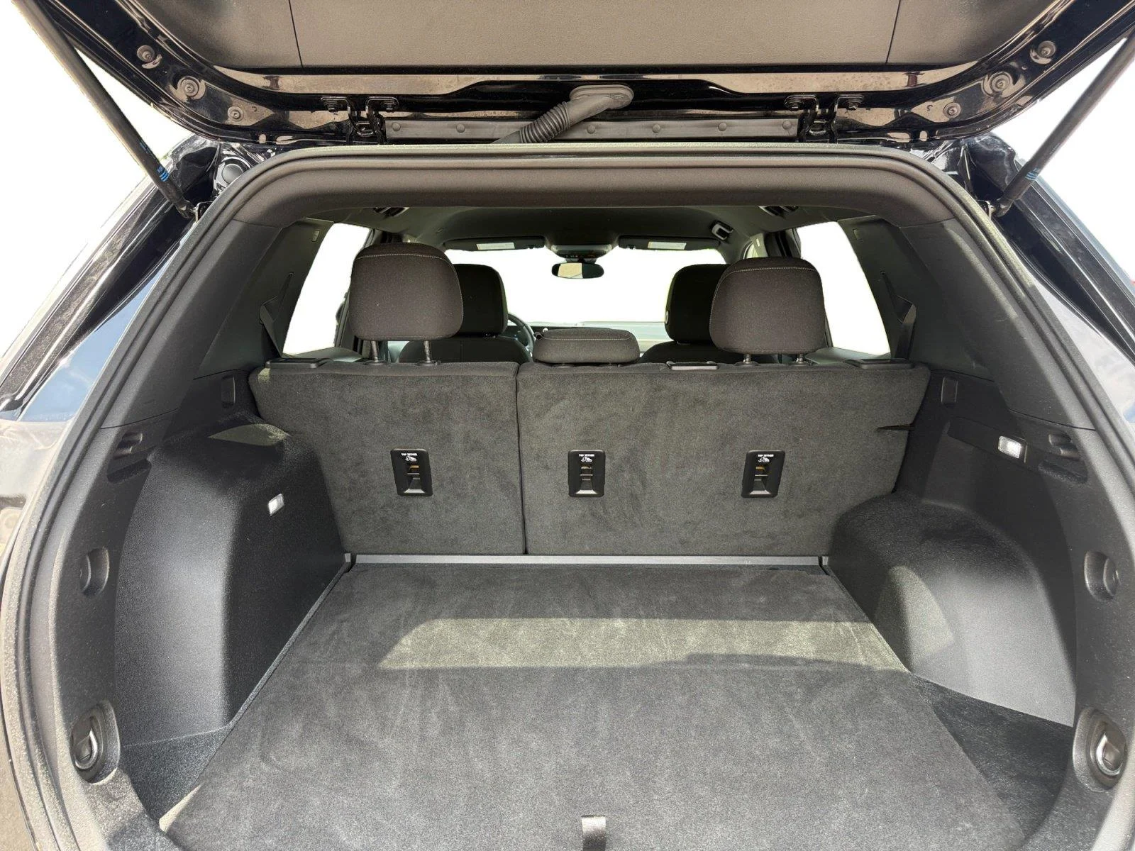 2025 Chevrolet Equinox LT - Photo 18