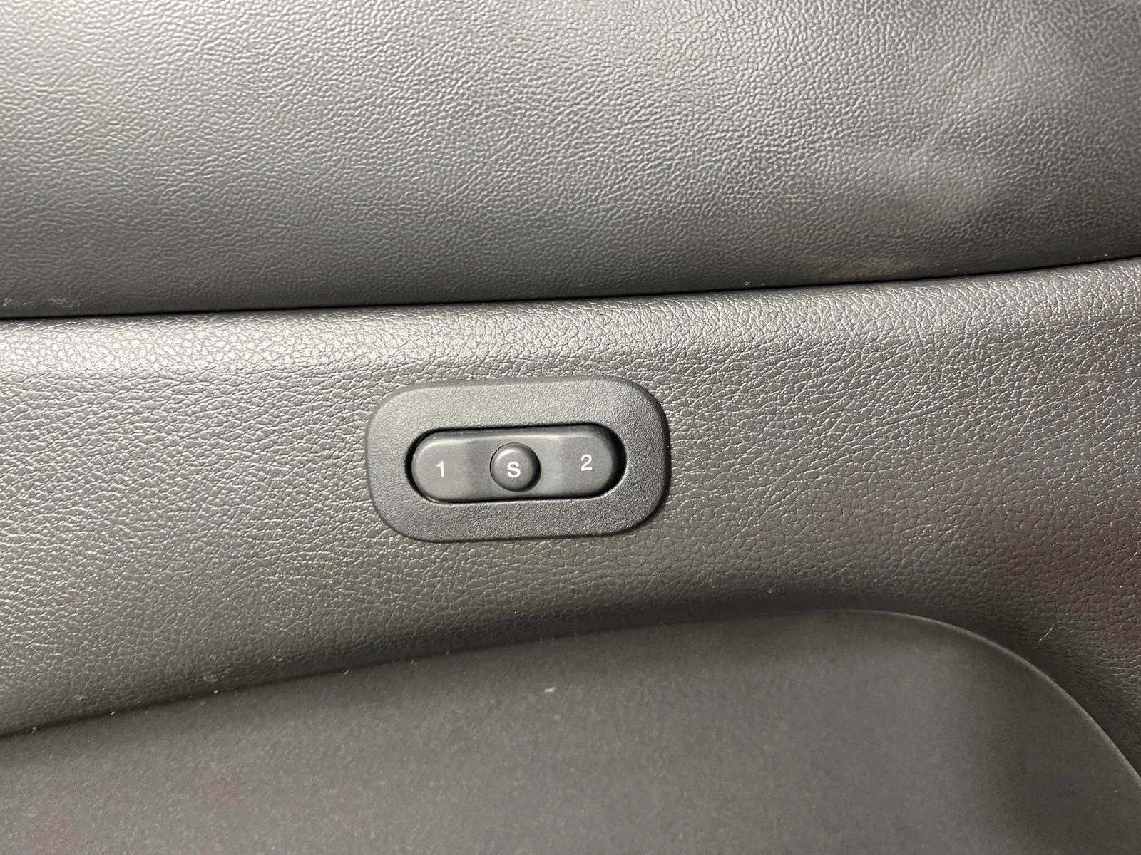 Used 2019 Velvet Red Pearlcoat Jeep Limited image 26