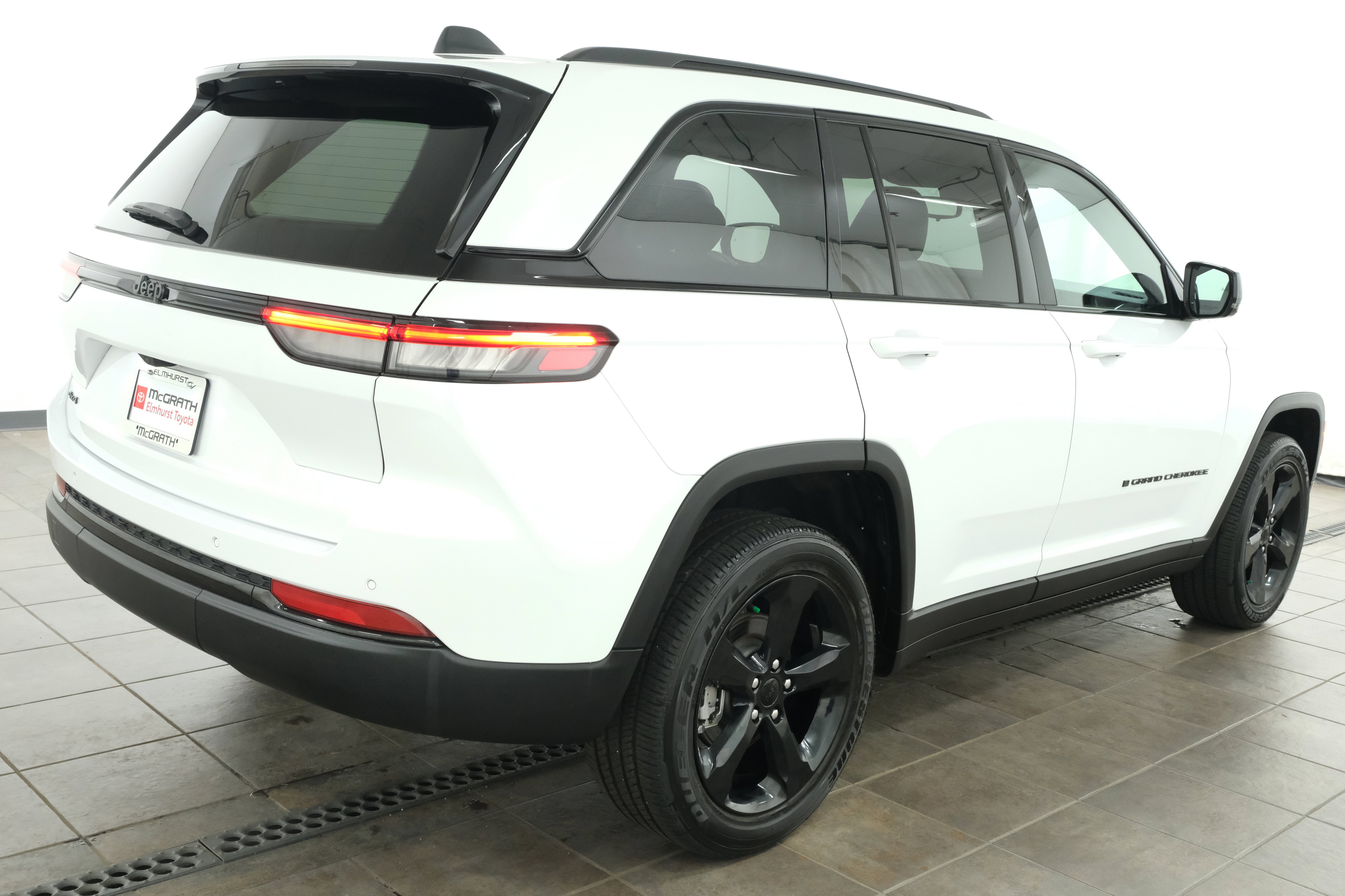 Used 2023 Bright White Clearcoat Jeep Altitude X image 6