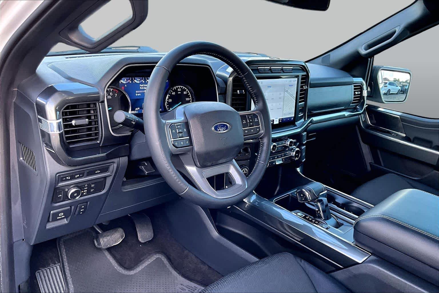 Used 2022 Oxford White Ford XLT image 20