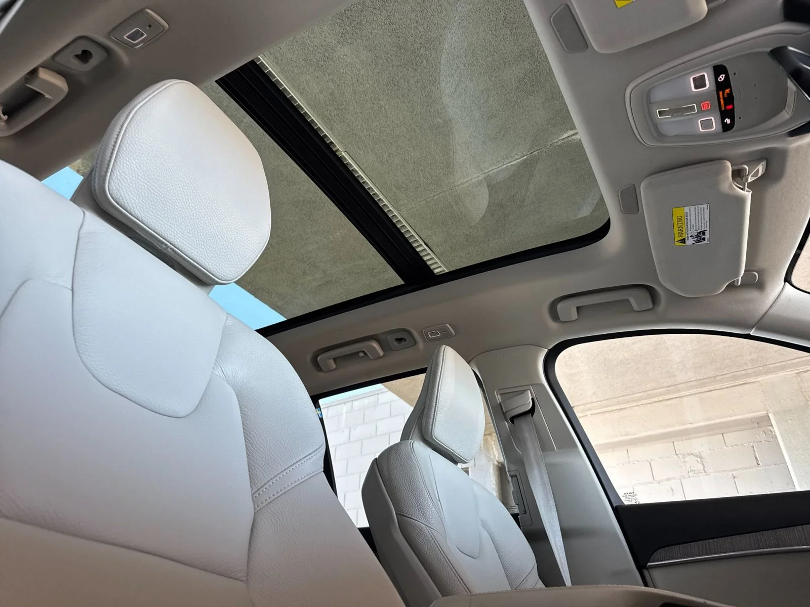 Used 2023 White Volvo T8 Plus Bright Theme 7 Passenger image 20