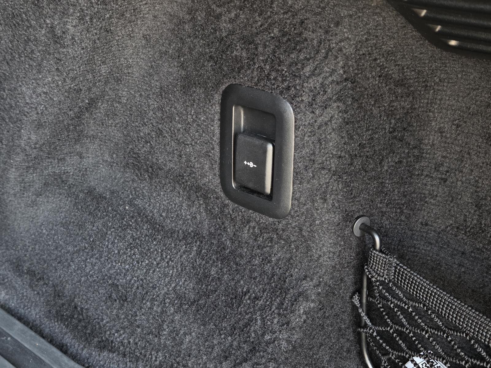 Used 2023 Santorini Black Metallic Land Rover SE image 13