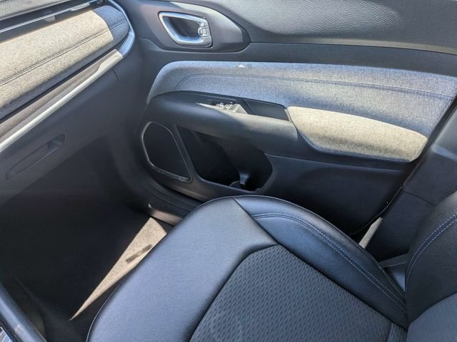 Used 2024 White Jeep Latitude image 17