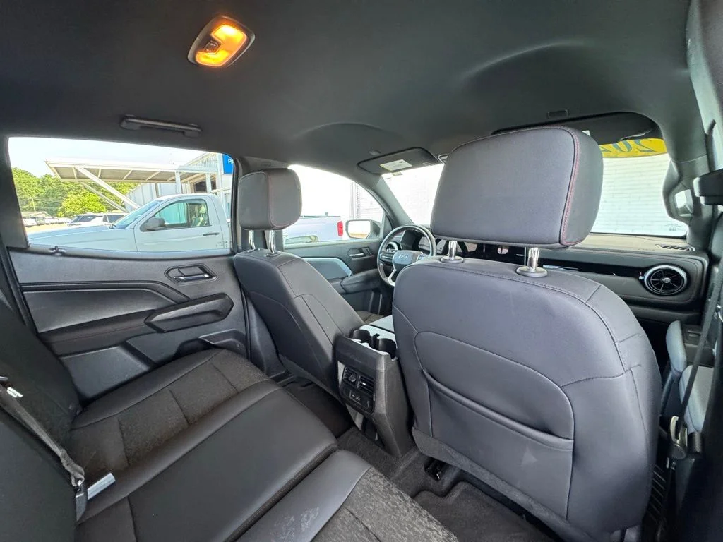 Used 2023 Summit White Chevrolet Z71 image 26