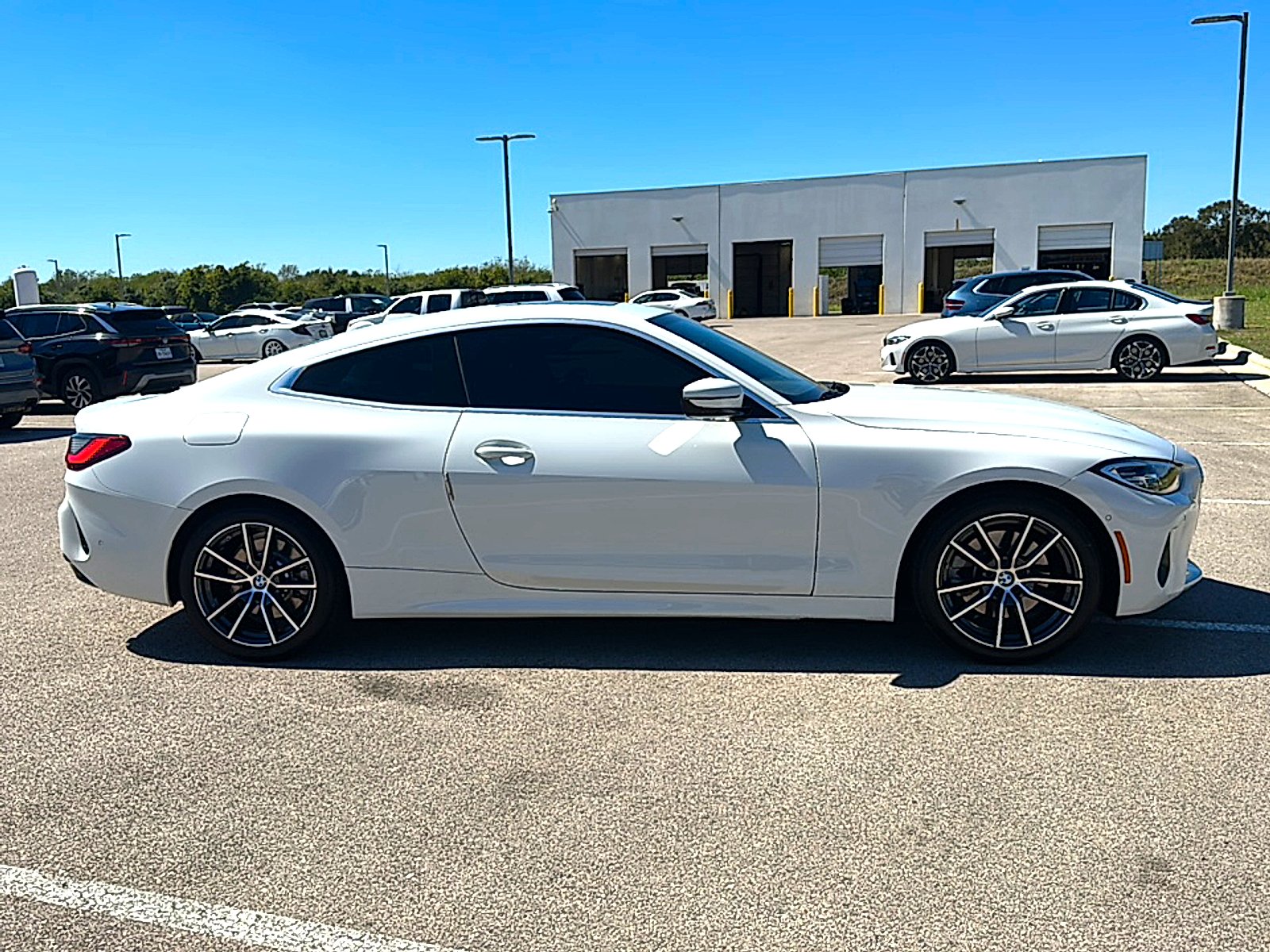 Used 2024 Alpine White BMW  image 9